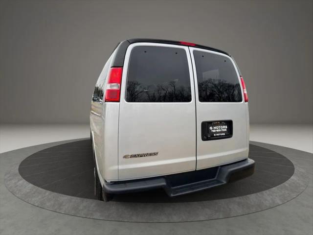 2020 Chevrolet Express Passenger RWD 2500 Regular Wheelbase LS