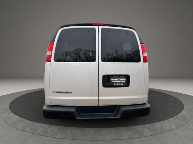 2020 Chevrolet Express Passenger RWD 2500 Regular Wheelbase LS