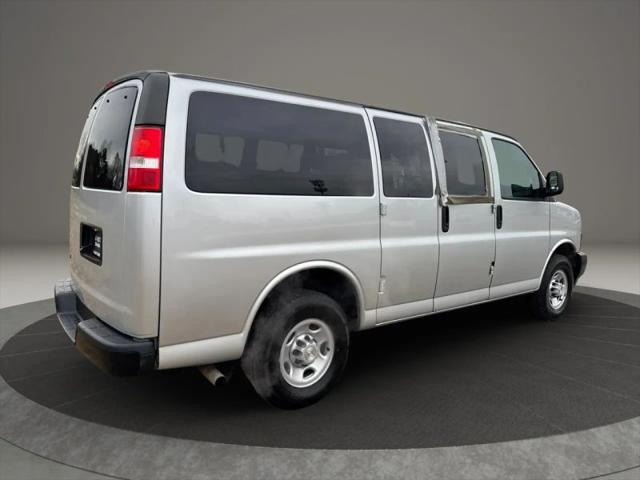 2020 Chevrolet Express Passenger RWD 2500 Regular Wheelbase LS