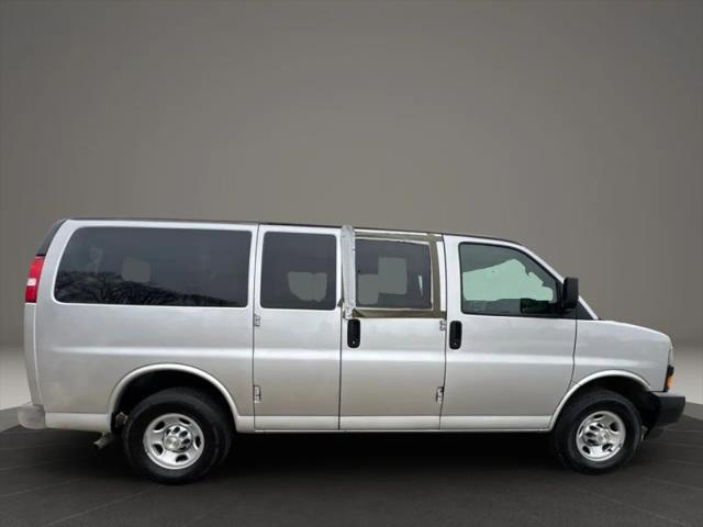 2020 Chevrolet Express Passenger RWD 2500 Regular Wheelbase LS