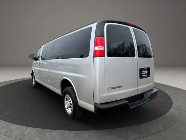 2020 Chevrolet Express Passenger RWD 3500 Extended Wheelbase LS