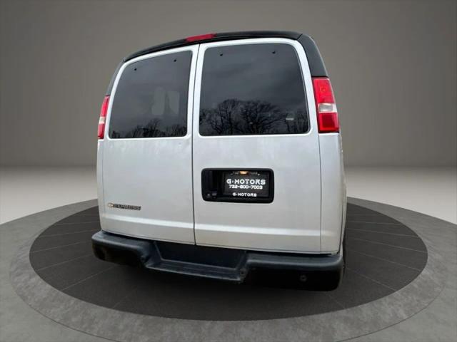 2020 Chevrolet Express Passenger RWD 3500 Extended Wheelbase LS