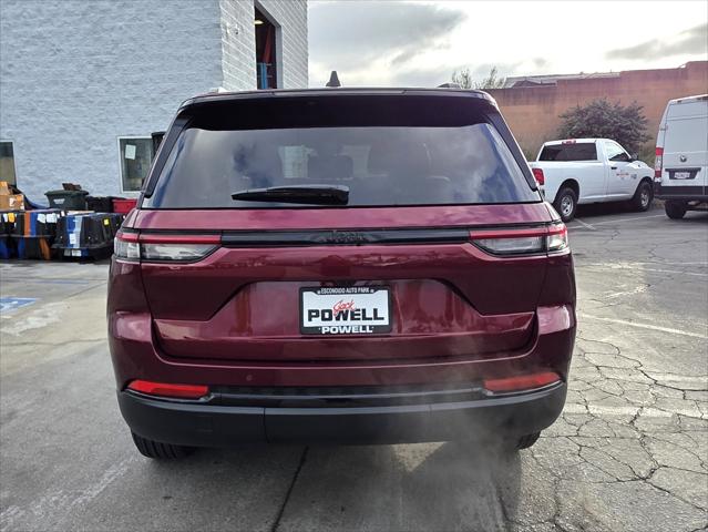 2025 Jeep Grand Cherokee Altitude 4x2