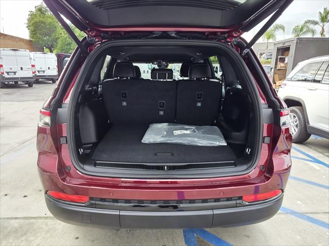 2025 Jeep Grand Cherokee Altitude 4x2