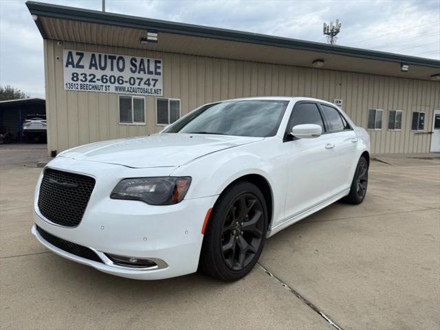 2023 Chrysler 300 Touring L