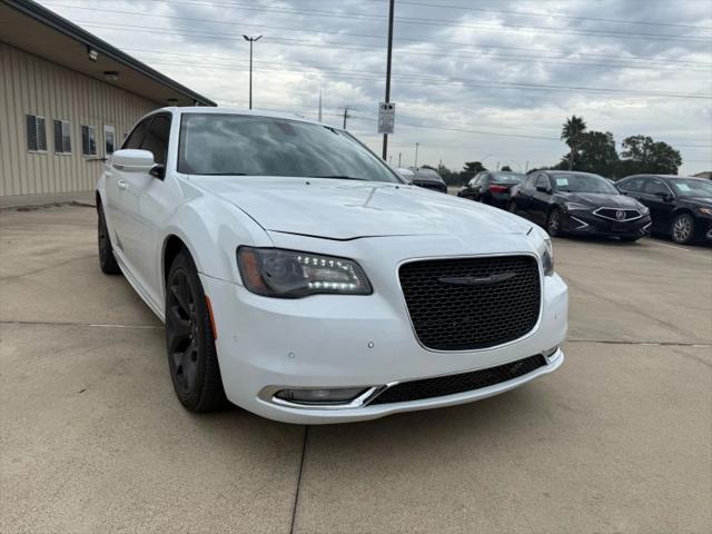 2023 Chrysler 300 Touring L