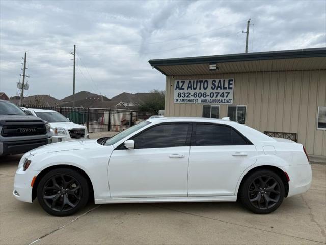 2023 Chrysler 300 Touring L