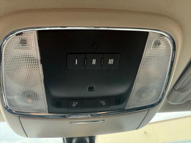 2023 Chrysler 300 Touring L