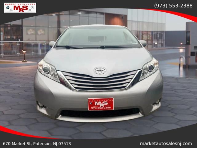 2017 Toyota Sienna XLE 7 Passenger
