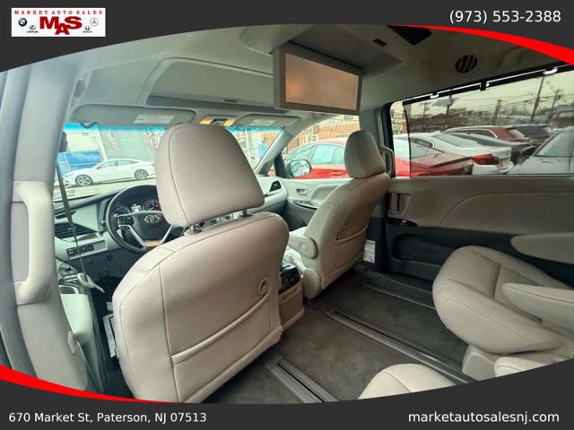 2017 Toyota Sienna XLE 7 Passenger