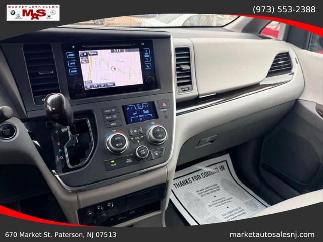 2017 Toyota Sienna XLE 7 Passenger