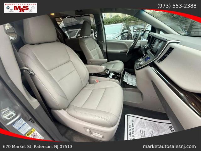2017 Toyota Sienna XLE 7 Passenger