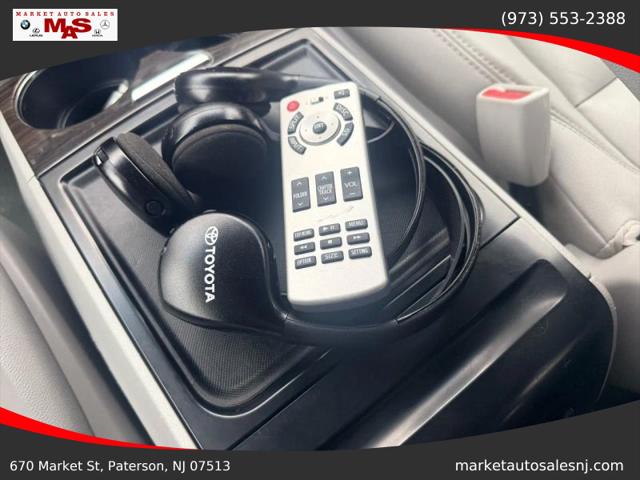 2017 Toyota Sienna XLE 7 Passenger