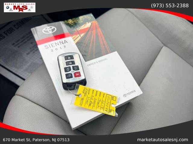 2017 Toyota Sienna XLE 7 Passenger
