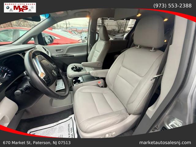 2017 Toyota Sienna XLE 7 Passenger