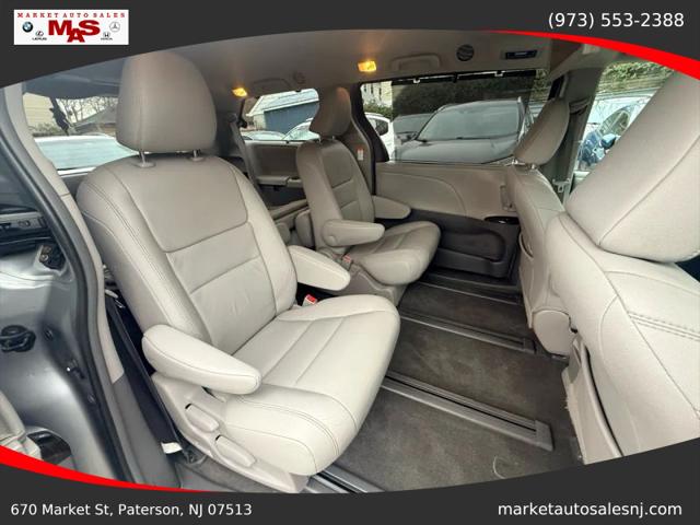 2017 Toyota Sienna XLE 7 Passenger