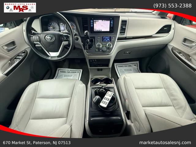 2017 Toyota Sienna XLE 7 Passenger