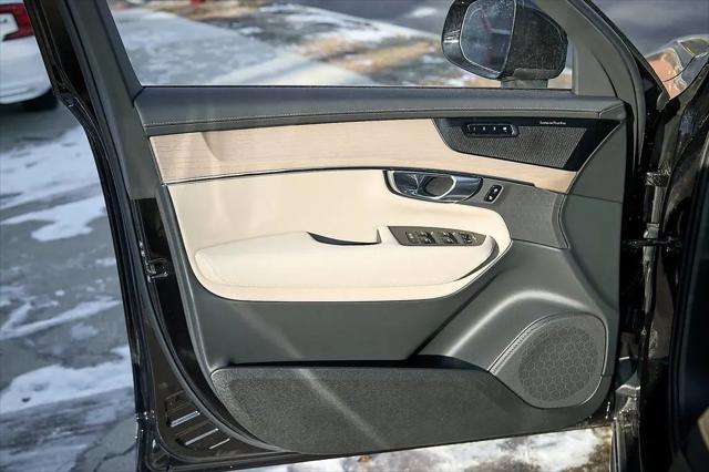 2026 Volvo XC90 Plug-In Hybrid Plus, T8 AWD, Electric/Gasoline, Bright, 7 Seats