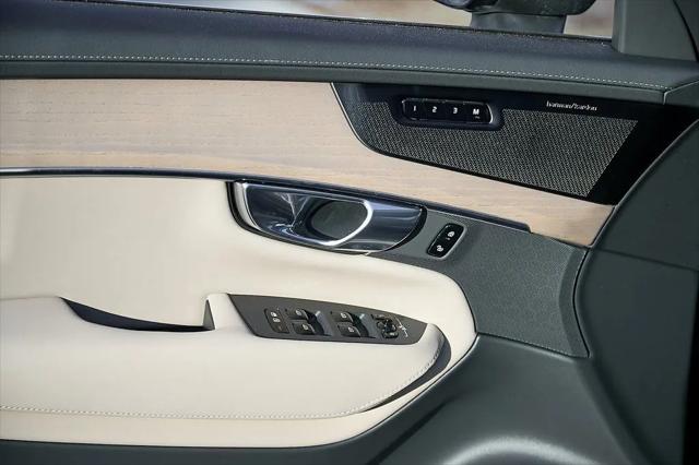 2026 Volvo XC90 Plug-In Hybrid Plus, T8 AWD, Electric/Gasoline, Bright, 7 Seats