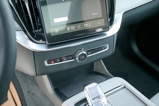 2026 Volvo XC90 Plug-In Hybrid Plus, T8 AWD, Electric/Gasoline, Bright, 7 Seats