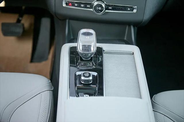 2026 Volvo XC90 Plug-In Hybrid Plus, T8 AWD, Electric/Gasoline, Bright, 7 Seats