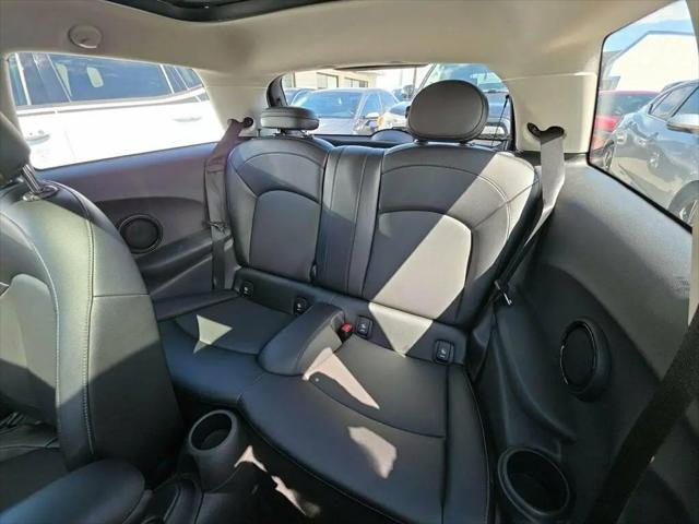 2017 MINI Hardtop Cooper