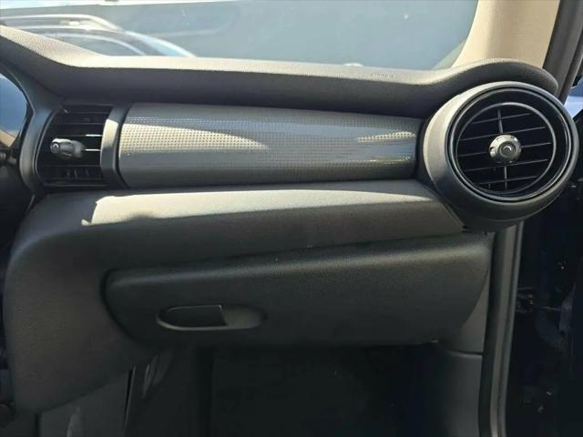 2017 MINI Hardtop Cooper