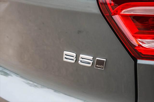 2026 Volvo XC40 Plus, B5 AWD Gas (mild hybrid), Dark