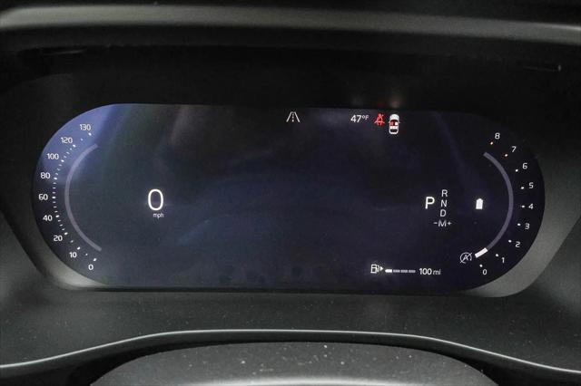 2026 Volvo XC40 Plus, B5 AWD Gas (mild hybrid), Dark