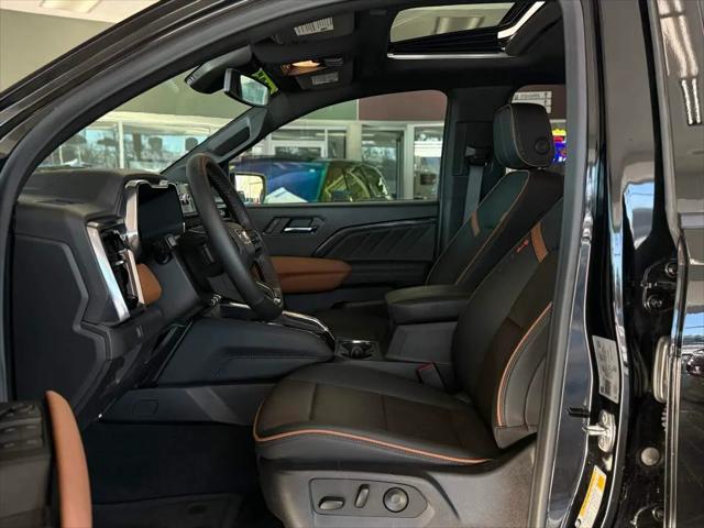 2025 GMC Canyon 4WD AT4