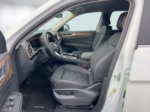 2026 Volkswagen Atlas SE with Technology