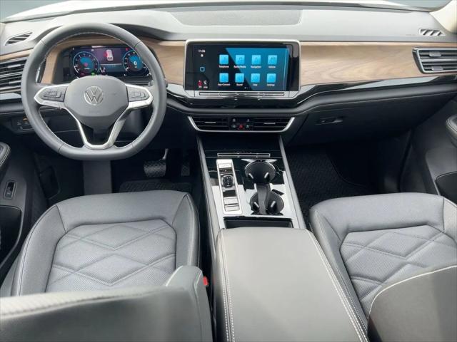 2026 Volkswagen Atlas SE with Technology