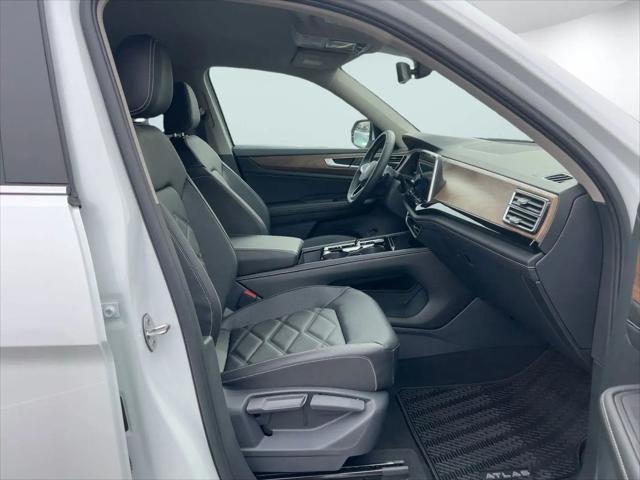 2026 Volkswagen Atlas SE with Technology