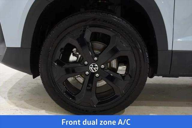 2026 Volkswagen Taos SE Black