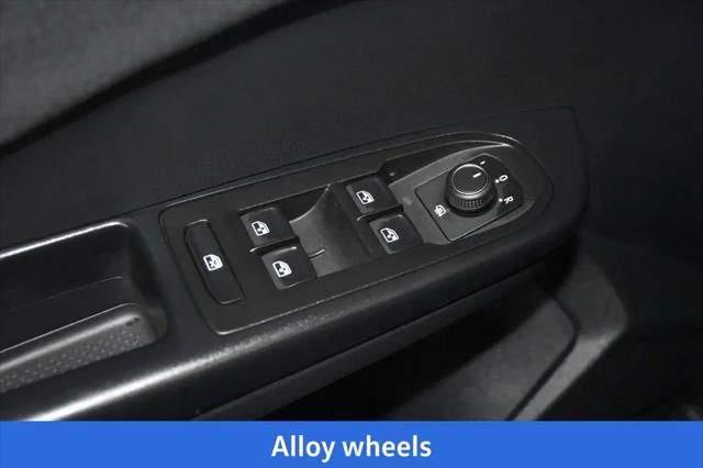 2026 Volkswagen Taos SE Black