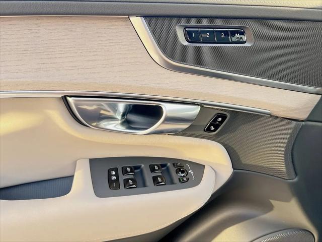 2026 Volvo XC90 Plug-In Hybrid Plus, T8 AWD, Electric/Gasoline, Bright, 6 Seats