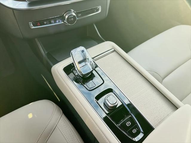 2026 Volvo XC90 Plug-In Hybrid Plus, T8 AWD, Electric/Gasoline, Bright, 6 Seats