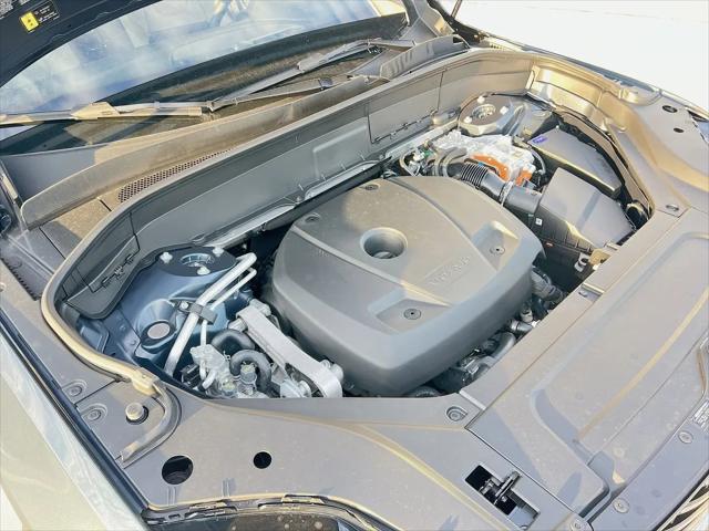 2026 Volvo XC90 Plug-In Hybrid Plus, T8 AWD, Electric/Gasoline, Bright, 6 Seats