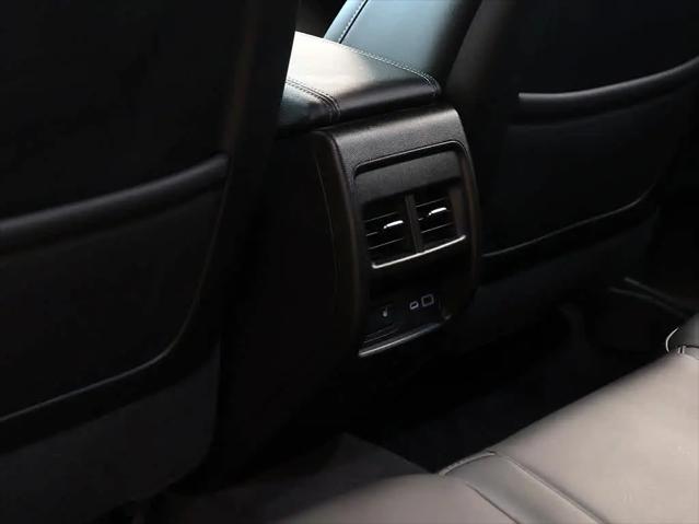 2023 Cadillac XT4 AWD Premium Luxury