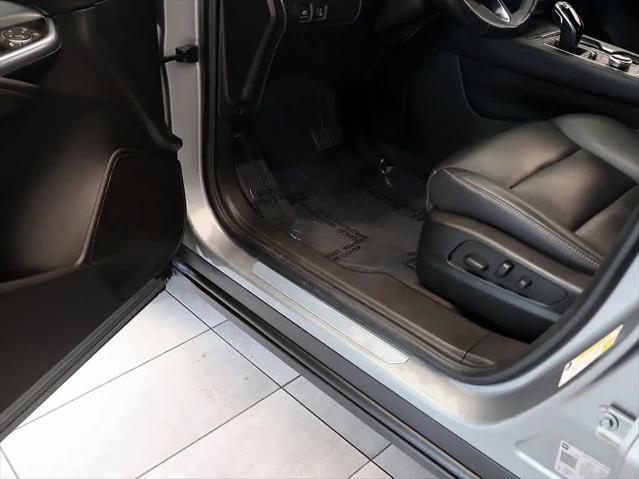 2023 Cadillac XT4 AWD Premium Luxury