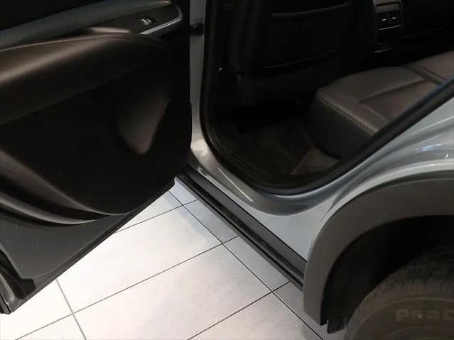 2023 Cadillac XT4 AWD Premium Luxury