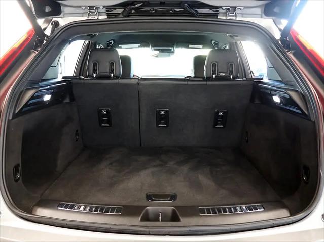 2023 Cadillac XT4 AWD Premium Luxury