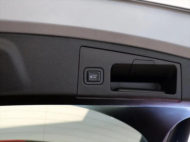 2023 Cadillac XT4 AWD Premium Luxury