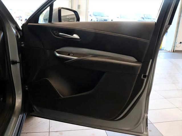 2023 Cadillac XT4 AWD Premium Luxury