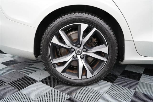 2019 Volvo S60 T6 R-Design