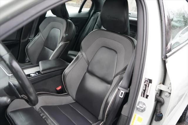 2019 Volvo S60 T6 R-Design
