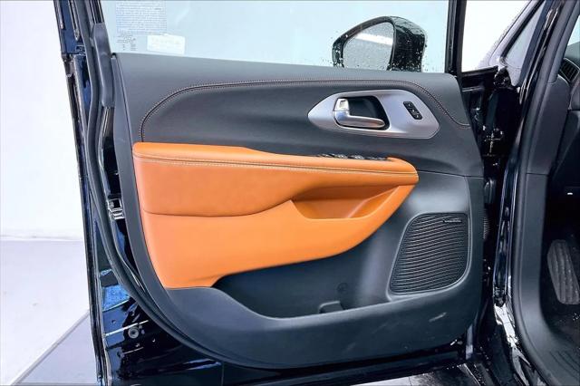 2026 Chrysler Pacifica Pinnacle AWD