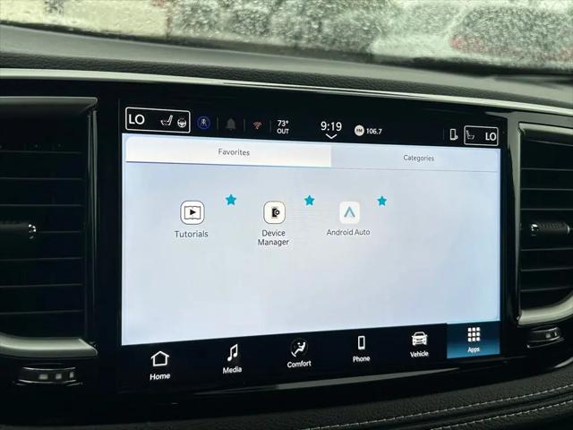 2026 Chrysler Pacifica Select