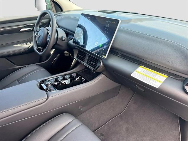 2025 INFINITI VF 8 Eco