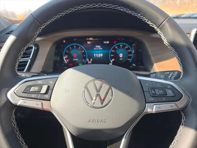 2026 Volkswagen Atlas SE with Technology